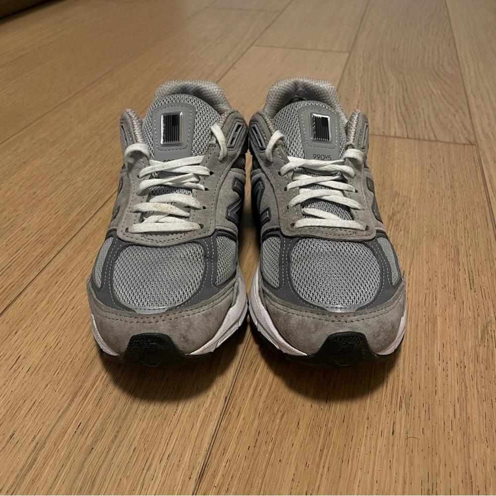 New Balance 990 v5